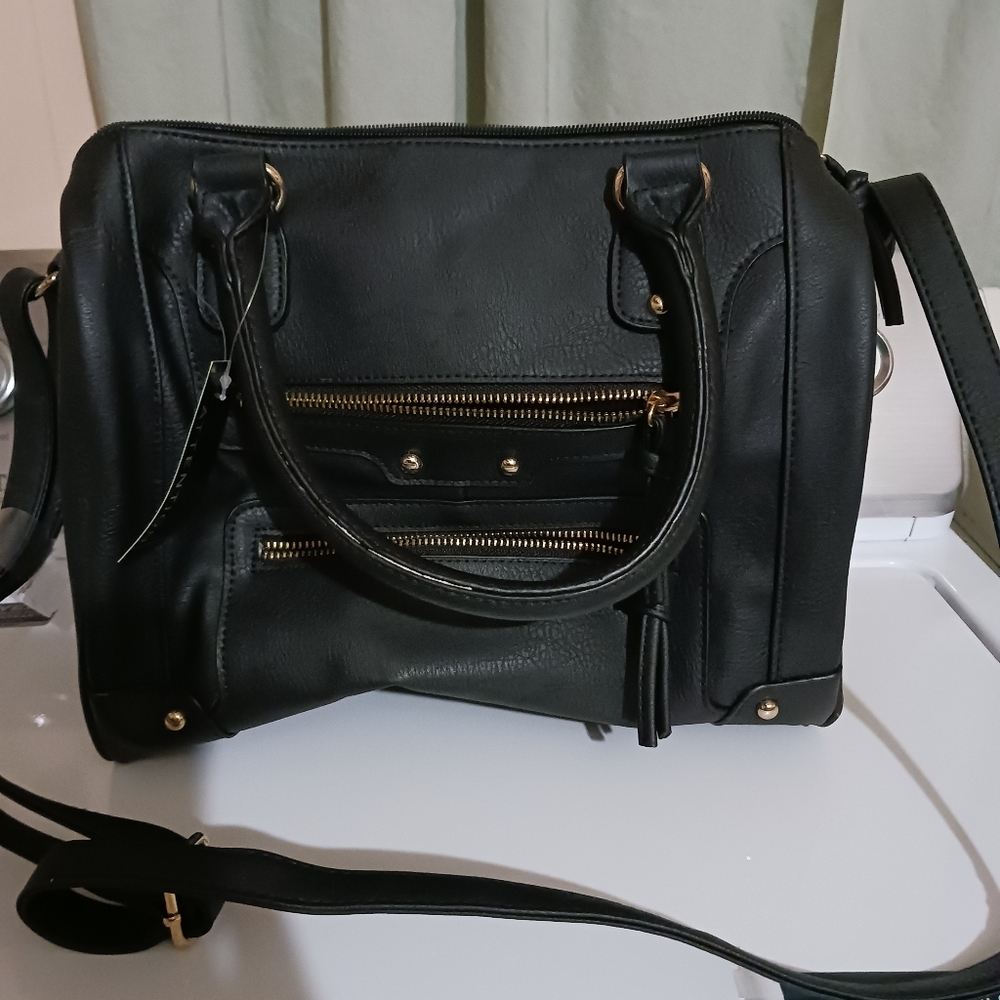Satchel black brand Attention